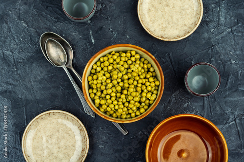 Canned green peas