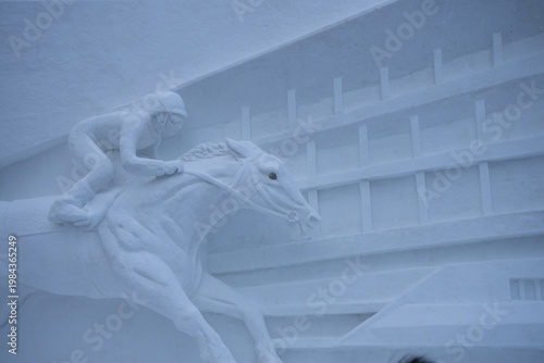 雪まつりの大きな雪像