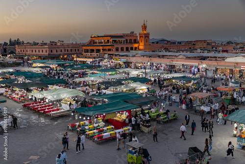 Marktplatz, Djemaa el Fna, Marrakesch, Marokko < english> Market Square, Djemaa el Fna, Marrakech, Morocco