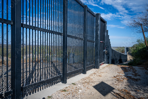 Photos Border wall in Texas