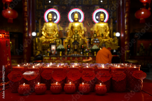 Wat Mangkon Kamalawat or Wat Leng Noei Yi (lengnoeiyi) is the largest and most important Chinese Buddhist temple locating in Yaowarat or Chinatown.