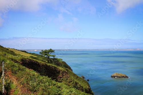 Foto Scenic Atlantic Ocean coast near Ramsey, Isle of Man