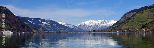 Zell am See - der See an einem Frühlingstag - Austria -spring morning on the Lake of Zell am See 