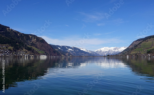 Zell am See - der See an einem Frühlingstag - Austria -spring morning on the Lake of Zell am See 