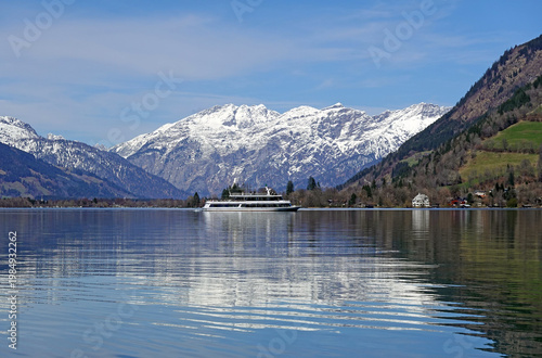 Zell am See - der See an einem Frühlingstag - Austria -spring morning on the Lake of Zell am See 