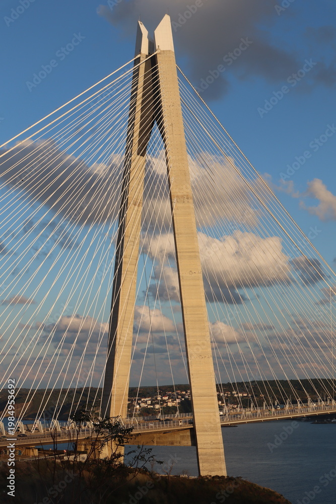 Obraz premium Yavuz Sultan Selim Bosphorus Bridge and beutiful bosphorus view in Istanbul, Turkey.