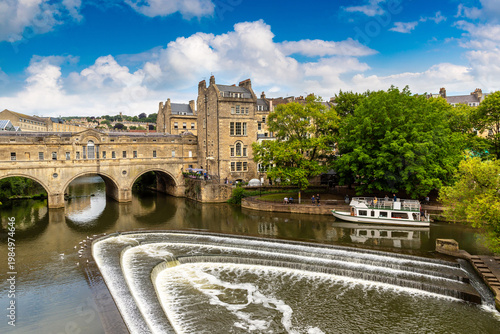 Fotografie Pulteney Bridge over River Avon with Weir in Bath, Somerset, England, UK