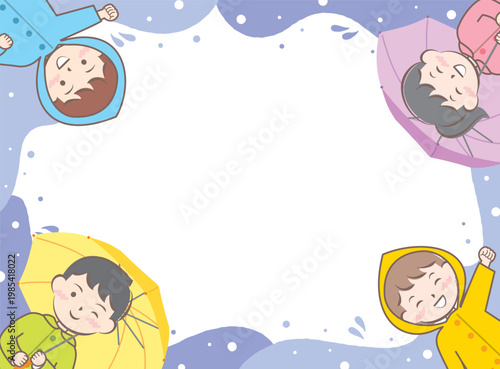 傘をさす合羽姿の子供たちのフレーム　梅雨　雨の日