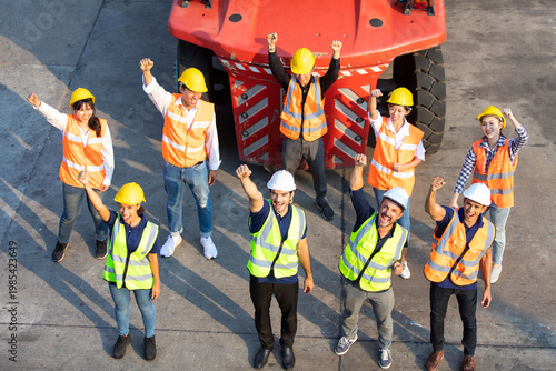 Quadro su tela Strike of workers in container yard