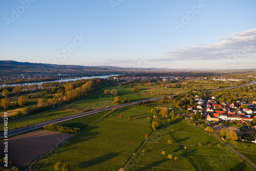 Wallpaper Mural Rhein und Autobahn 60 bei Sporkenheim (Ingelheim) Torontodigital.ca