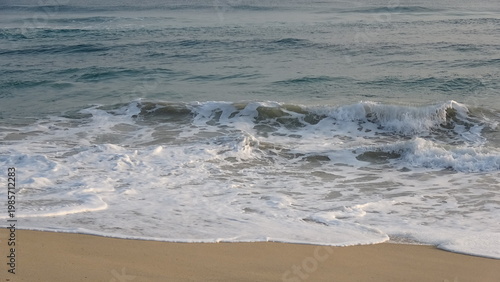 Fotografia Soft Morning Tide on Pristine Sand