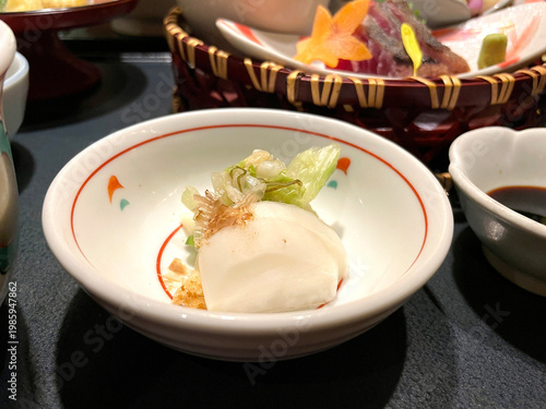 Wallpaper Mural 大根と白菜の漬物（香の物）─ かつお節のせ小皿 Torontodigital.ca