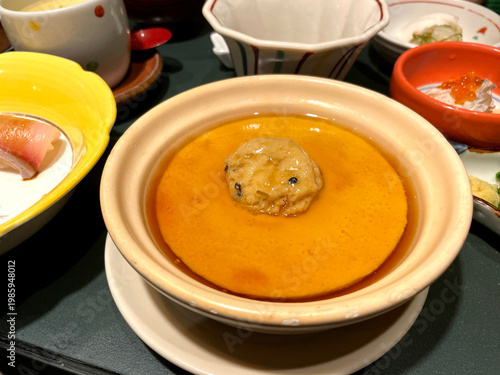 Wallpaper Mural あんかけ手作り豆腐 ─ オレンジ色のあんかけ・土鍋風鉢 Torontodigital.ca