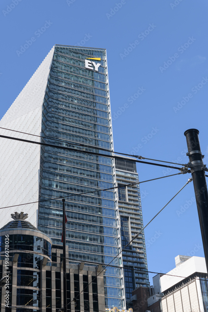 Fototapeta premium view of EY building at 100 Adelaide St W, in Richmond Adelaide Centre, 111 Richmond St W, Toronto