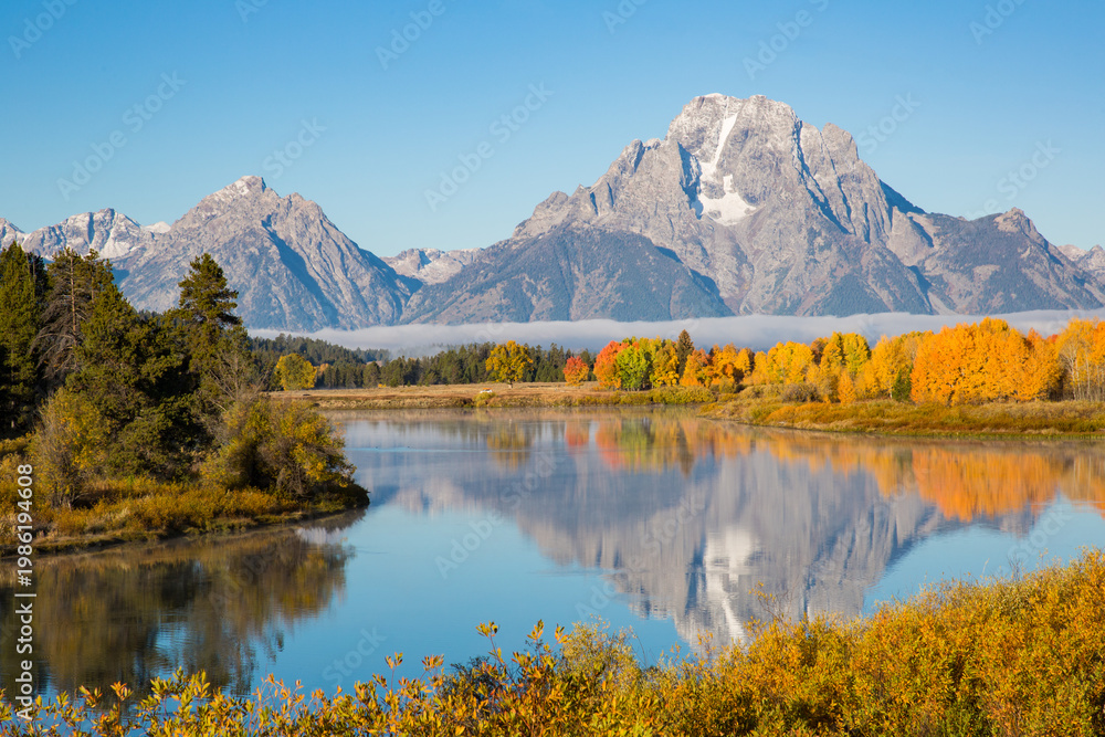 Fototapeta premium 67545-09208 Oxbow Bend in fall, Grand Teton National Park, WY