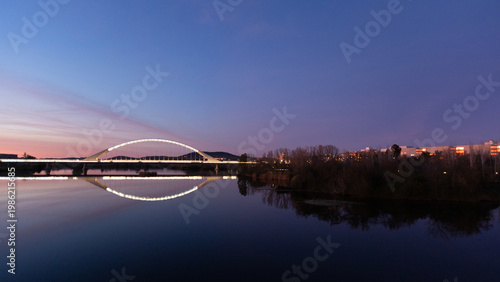 Fotografía Sunset view of the Guadiana River as seen from the Puente Romano bridge in Merid