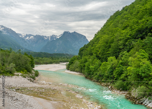 Fotografía river in the mountains