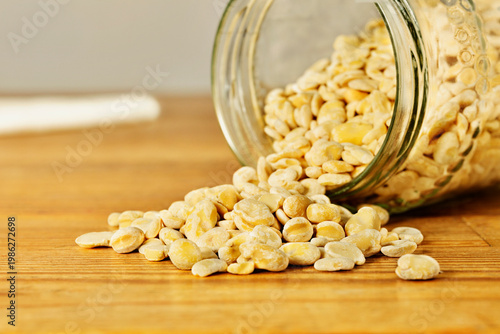 Uncooked   chickpea legume