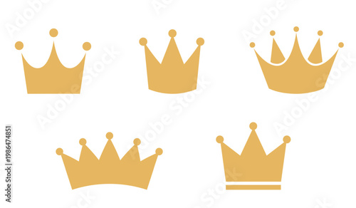 ゴールドのクラウンイラストセット 形の違う5種類の王冠をまとめたランキング・表彰向けベクター素材