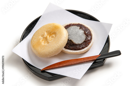 和菓子の餅入り最中