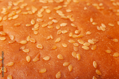 Schilderij op canvas Macrofotografía de alimentos que resalta la frescura, los detalles, el atractivo visual y el sabor de los ingredientes clásicos de una hamburguesa