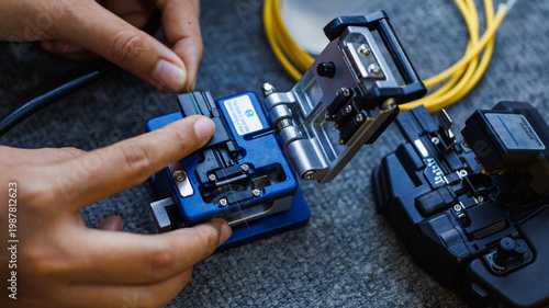Tableau sur toile Fiberoptic Fusion Splicing Technician , Internet cable connection, fiber optic fusion splicing machine