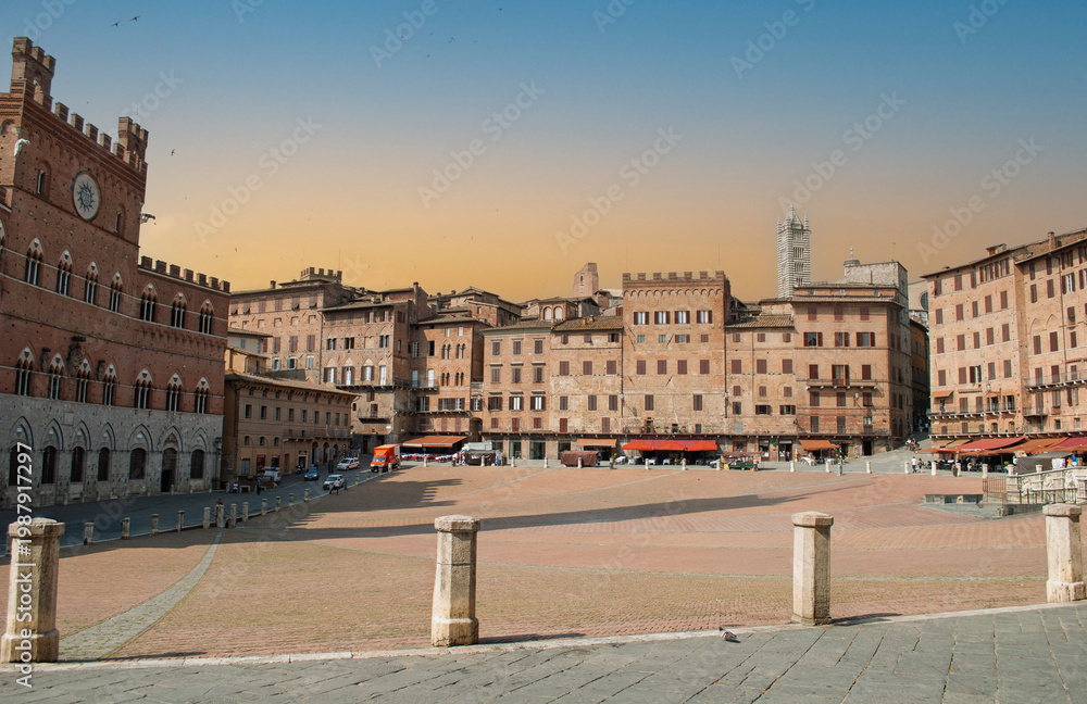 Fototapeta premium The square is the scene of the famous Palio di Siena, the historic horse race held twice a year, on July 2nd and August 16th.