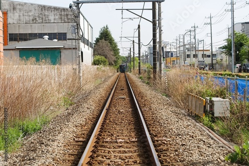 一点透視法、単線電車行く