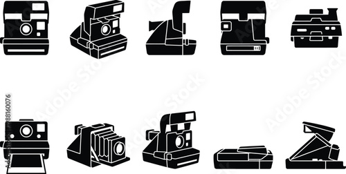Eine Sammlung von zehn schwarzen Silhouetten verschiedener alter Sofortbildkameras auf weißem Hintergrund.