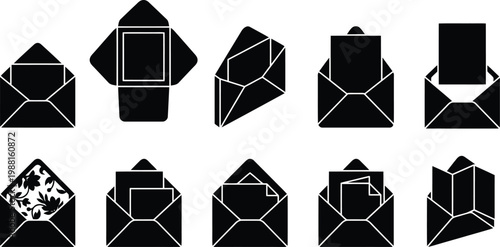 Set von zehn schwarzen Briefumschlag-Symbolen, offen, mit Karten und Vorlage.