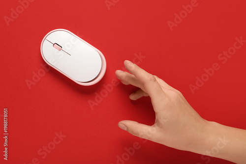Female hand with modern wir...