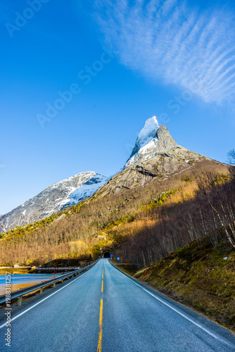 Stetinden Norwegens  National Berg in Nordland in Norwegen