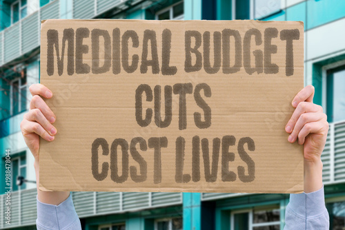 Foto "Medical Budget Cuts Cost Lives" Documented public health research confirms healthcare funding cuts correlate with increased patient mortality