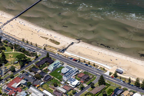 Foto altona melbourne aerial view beach coastline pier sea sand park houses residenti