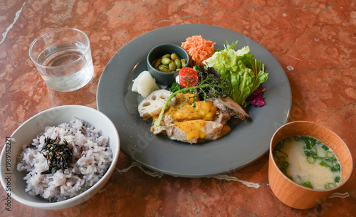 Sta.の野菜たっぷり週替わり定食