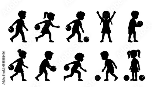 ボウリングをする人々