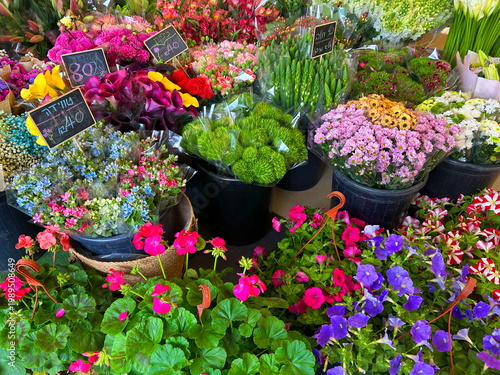 Flower shop. Assorted flower bouquets. Translation: flowers. Israeli greenhouses. Flower shop prices. Israel, Tel Aviv,