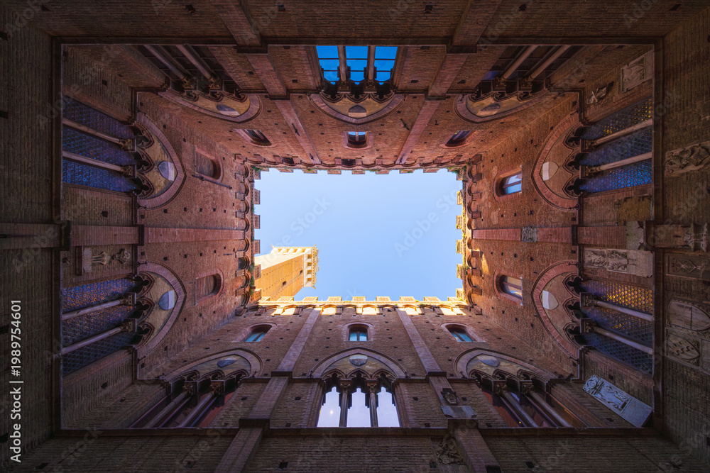 Fototapeta premium In the historic center of Siena