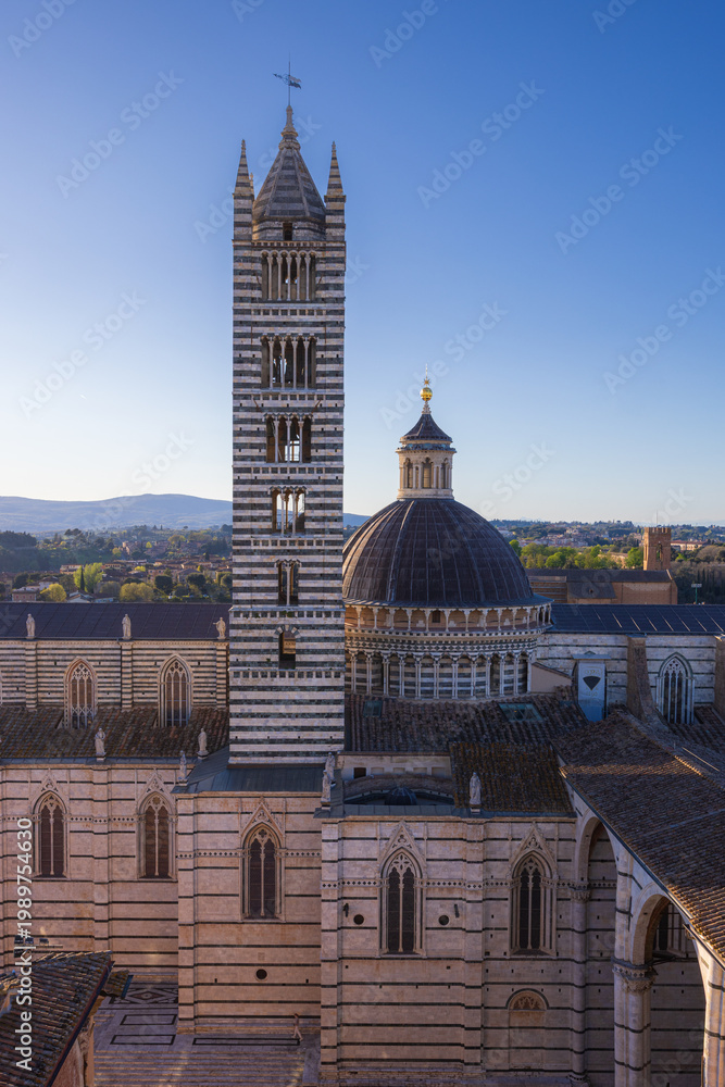 Fototapeta premium In the historic center of Siena