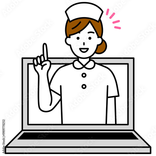 オンラインで回答する女性看護師