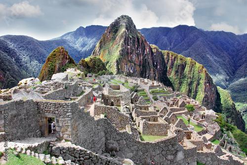 Foto Peru Machu Picchu or Machu Pikchu Quechua machu old, old person, pikchu pyramid;