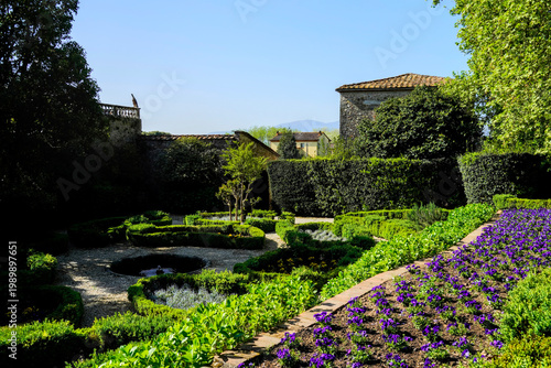 Villa Torrigiani si trova nella frazione Camigliano del comune di Capannori. Si tratta di una delle più lussuose e scenografiche della lucchesia e risale alla seconda metà del secolo. Toscana, Italia