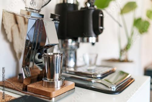 Cuadro en lienzo Home barista corner with a manual lever espresso machine and a single dose coffe