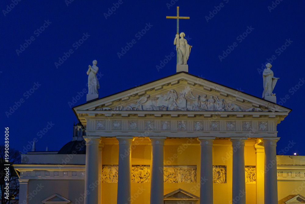 Fototapeta premium Vilnius in Litauen in der Nacht