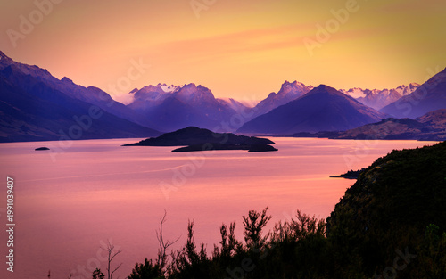 Golden Sunrise Across Lake Wakatipu and Alpine Peaks