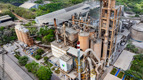 Schilderij op canvas Cement plants that use limestone mined and processed from quarries located within the Cafuringa Environmental Protection Area