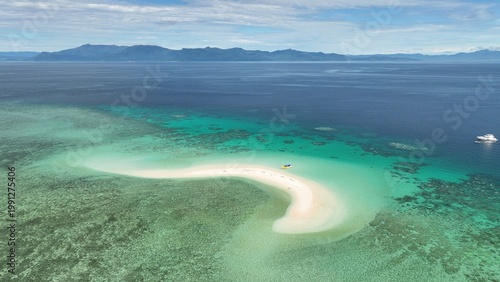 Great Barrier Reef sand cay island tropical beautiful Australia