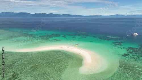 Great Barrier Reef sand cay island tropical beautiful Australia