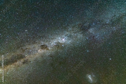 Fotografía A Bright Milky Way Stretching Across the Dark Country Sky