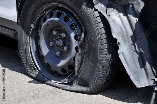 パンク　事故車両